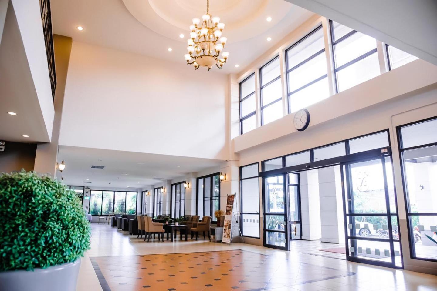Nipa Garden Hotel Surat Thani Extérieur photo